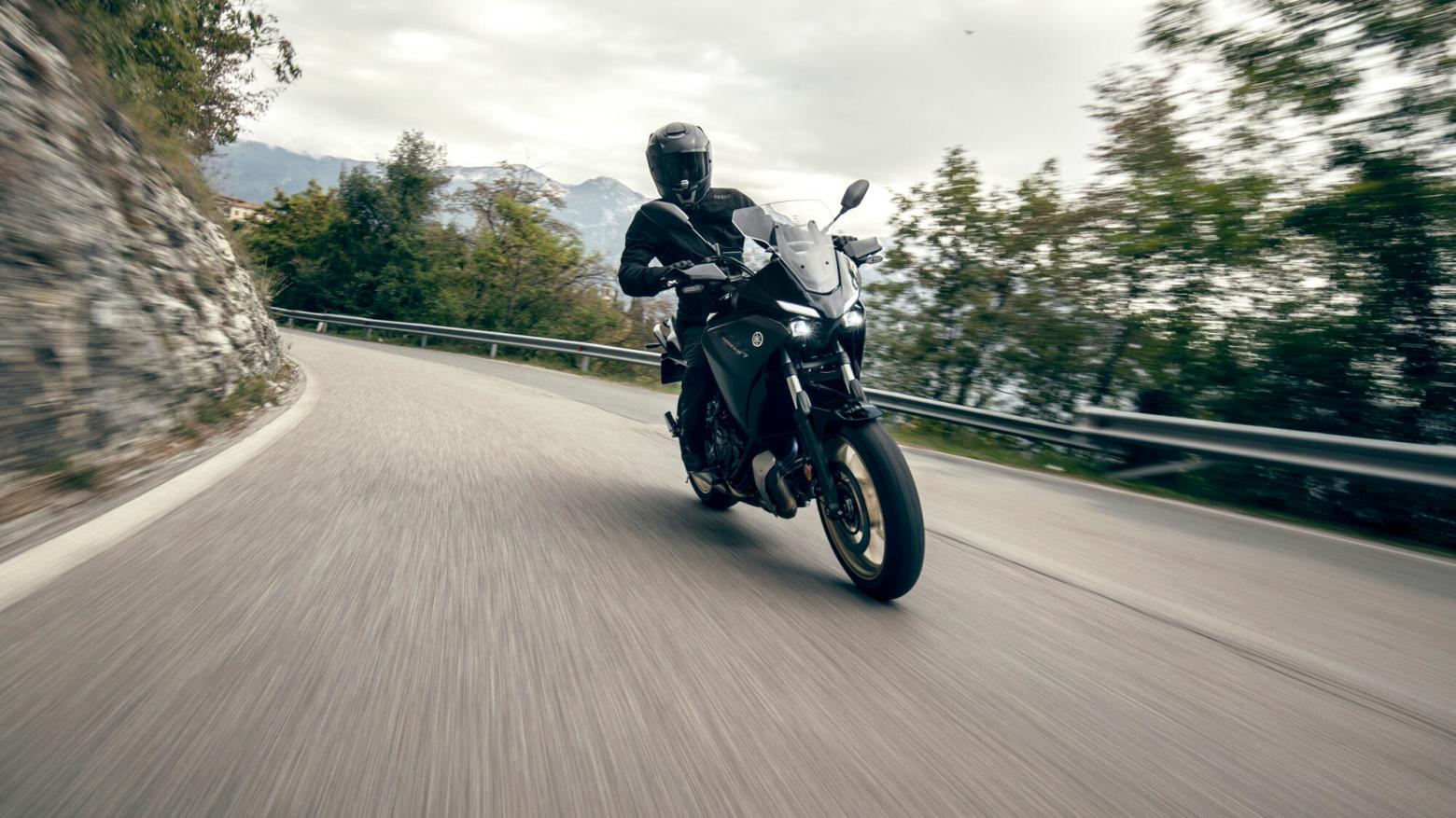 Yamaha TRACER 7 Motosiklet Özellikleri : Yamaha TRACER 7 72.4hp Güç, 67nm. Tork, 220km/h Top Speed, 700cc Motor Hacmi,  Fiyat : 487000TL Fiyat, , 197kg Ağırlık, Ön: Hidrolik çift disk, Ø 298 mm Arka Hidrolik tek disk, Ø 245 mm Fren, 120/70 ZR 17 M/C (58 W), 180/55 R 17 M/C (73 W)