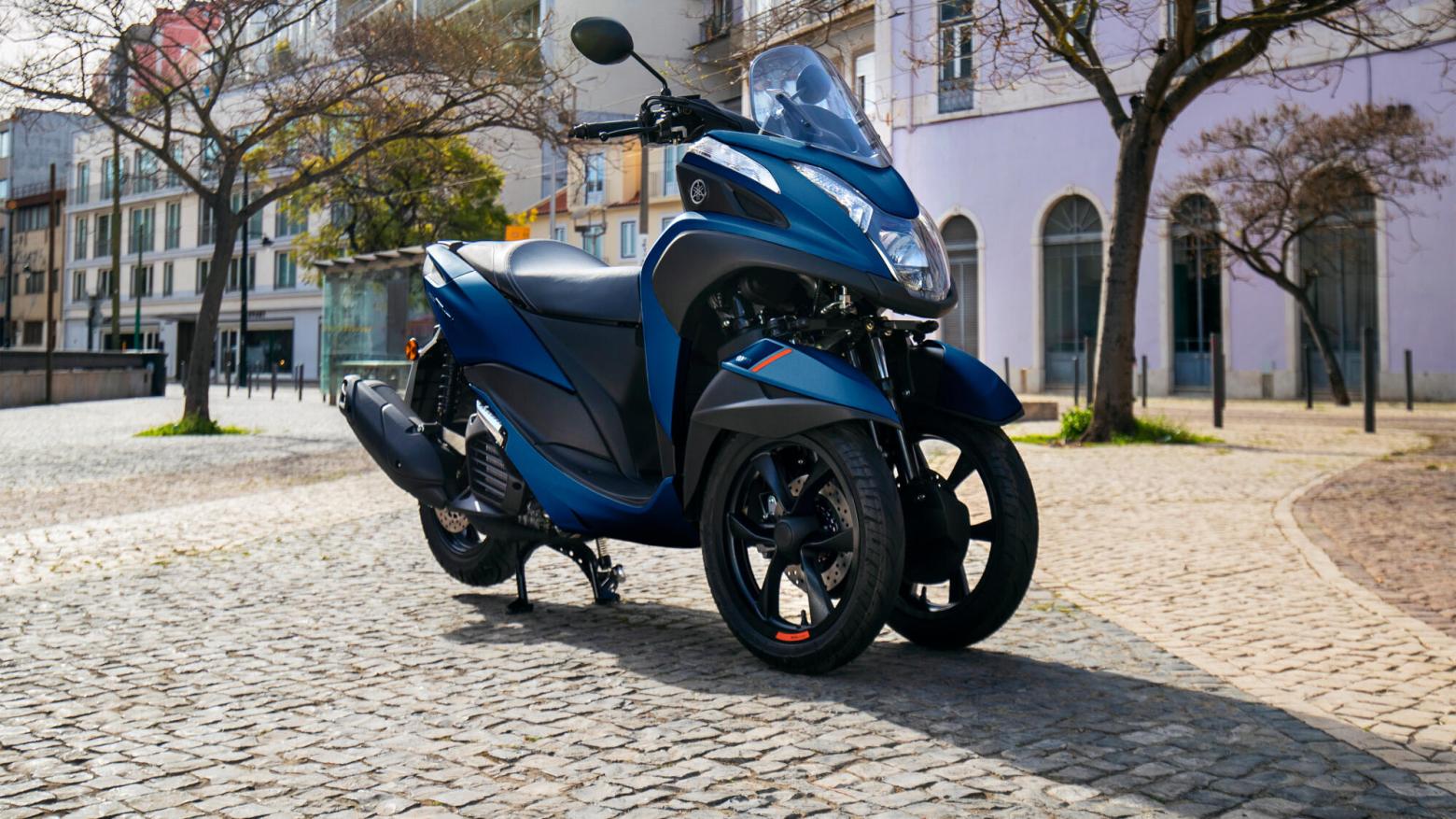 Yamaha Tricity 155 Motosiklet Özellikleri : Yamaha Tricity 155 14.8hp Güç, 14nm. Tork, 100km/h Top Speed, 150cc Motor Hacmi,  Fiyat : 204500TL Fiyat, , 172kg Ağırlık, Hidrolik disk freni, Hidrolik tek disk freni Fren, 90/80-14M/C 43P Tubeless, 130/70-13M/C 63P Tubeless