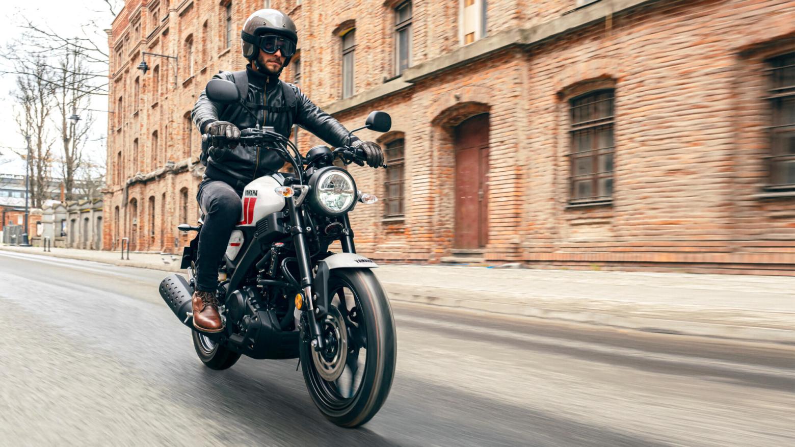 Yamaha XSR125 Motosiklet Özellikleri : Yamaha XSR125 14.7hp Güç, 11.5nm. Tork, 130km/h Top Speed, 125cc Motor Hacmi,  Fiyat : 200500TL Fiyat, , 140kg Ağırlık, Ön Arka Disk Abs Fren, 110/70-17, 140/70-17