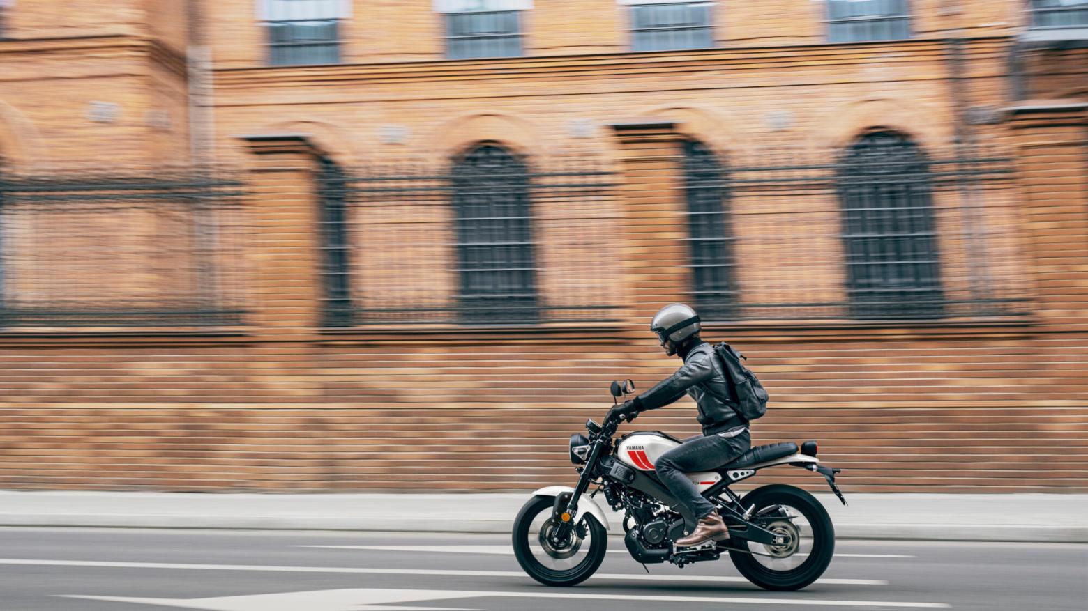 Yamaha XSR125 Motosiklet Özellikleri : Yamaha XSR125 14.7hp Güç, 11.5nm. Tork, 130km/h Top Speed, 125cc Motor Hacmi,  Fiyat : 200500TL Fiyat, , 140kg Ağırlık, Ön Arka Disk Abs Fren, 110/70-17, 140/70-17