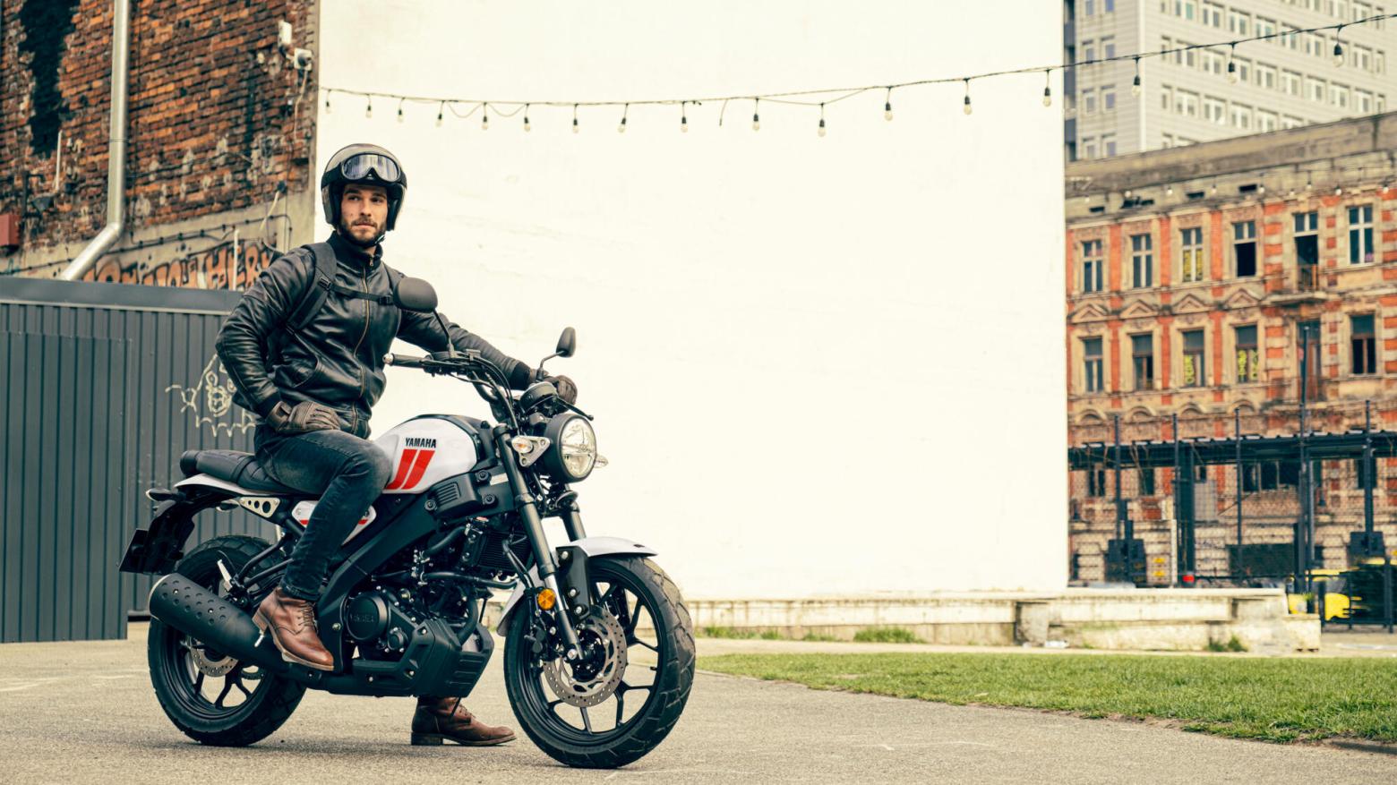 Yamaha XSR125 Motosiklet Özellikleri : Yamaha XSR125 14.7hp Güç, 11.5nm. Tork, 130km/h Top Speed, 125cc Motor Hacmi,  Fiyat : 200500TL Fiyat, , 140kg Ağırlık, Ön Arka Disk Abs Fren, 110/70-17, 140/70-17