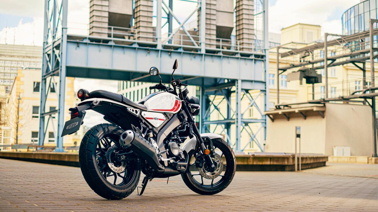 Yamaha XSR125 Motosiklet Özellikleri : Yamaha XSR125 14.7hp Güç, 11.5nm. Tork, 130km/h Top Speed, 125cc Motor Hacmi,  Fiyat : 200500TL Fiyat, , 140kg Ağırlık, Ön Arka Disk Abs Fren, 110/70-17, 140/70-17