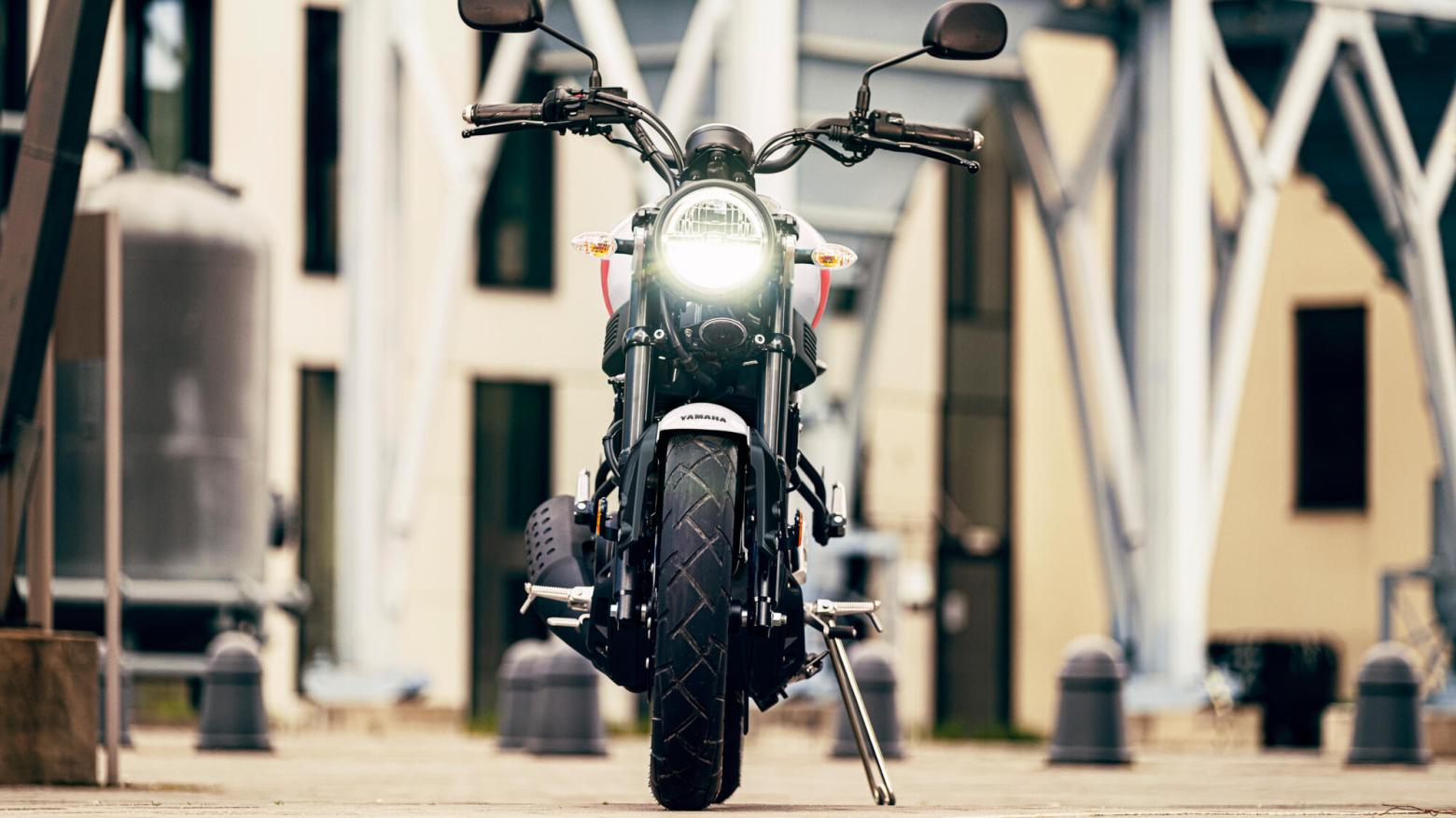 Yamaha XSR125 Motosiklet Özellikleri : Yamaha XSR125 14.7hp Güç, 11.5nm. Tork, 130km/h Top Speed, 125cc Motor Hacmi,  Fiyat : 200500TL Fiyat, , 140kg Ağırlık, Ön Arka Disk Abs Fren, 110/70-17, 140/70-17